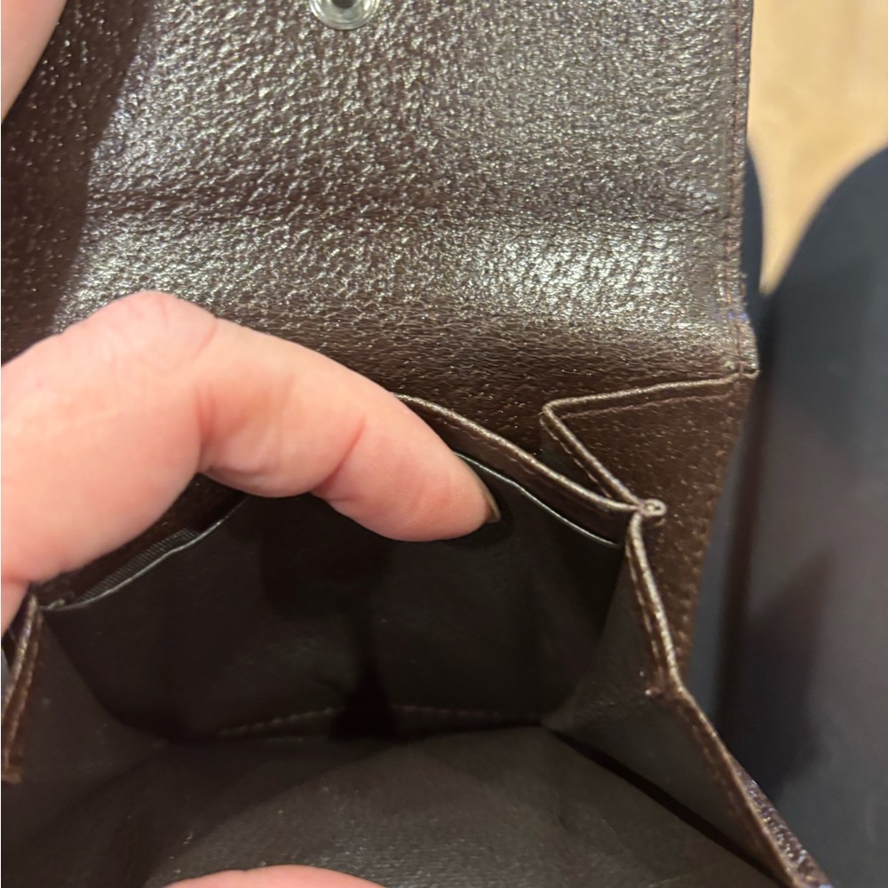 Gucci Tan and Brown Monogram Wallet - Picture 9 of 16